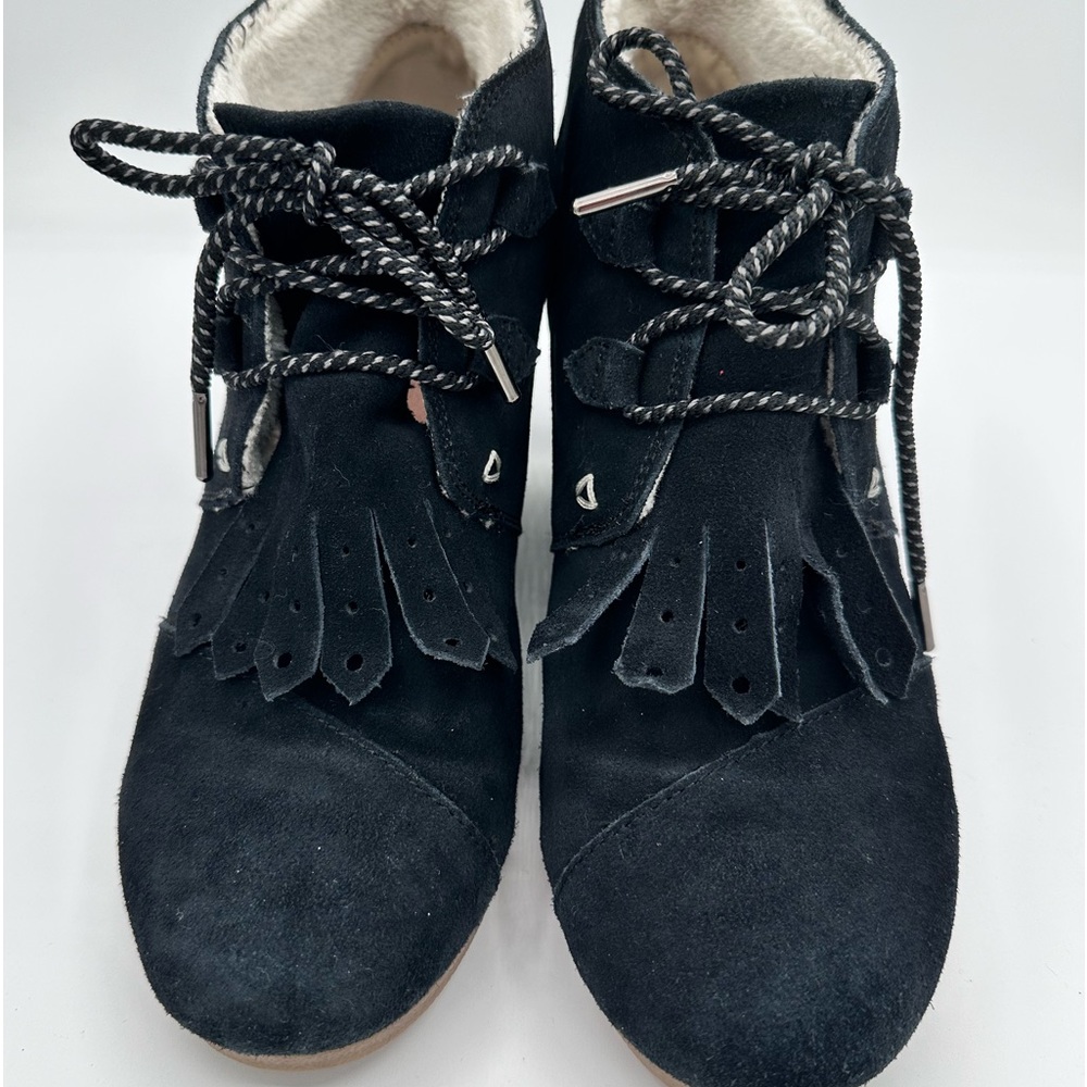 Desert Wedge by TOMS size 11 black leather